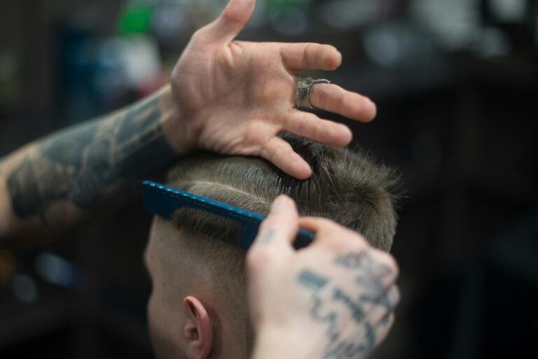 Mannenhaarverzorging: Tips, Tricks & Stijlvolle Looks
